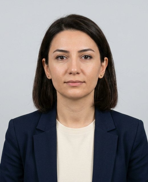 Ayşe D. - Grafiker Uzmanı